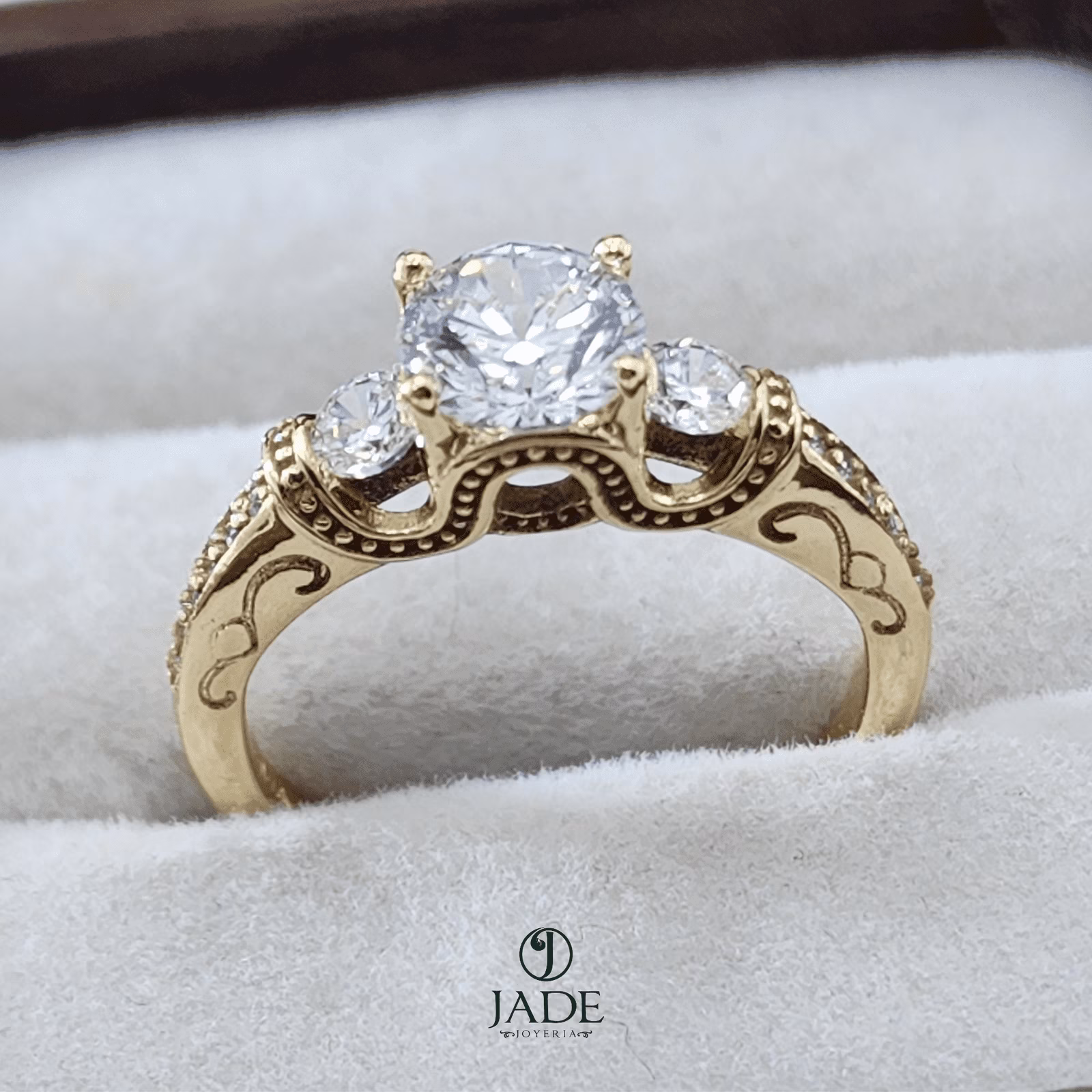 Anillo de compromiso en oro de 18k