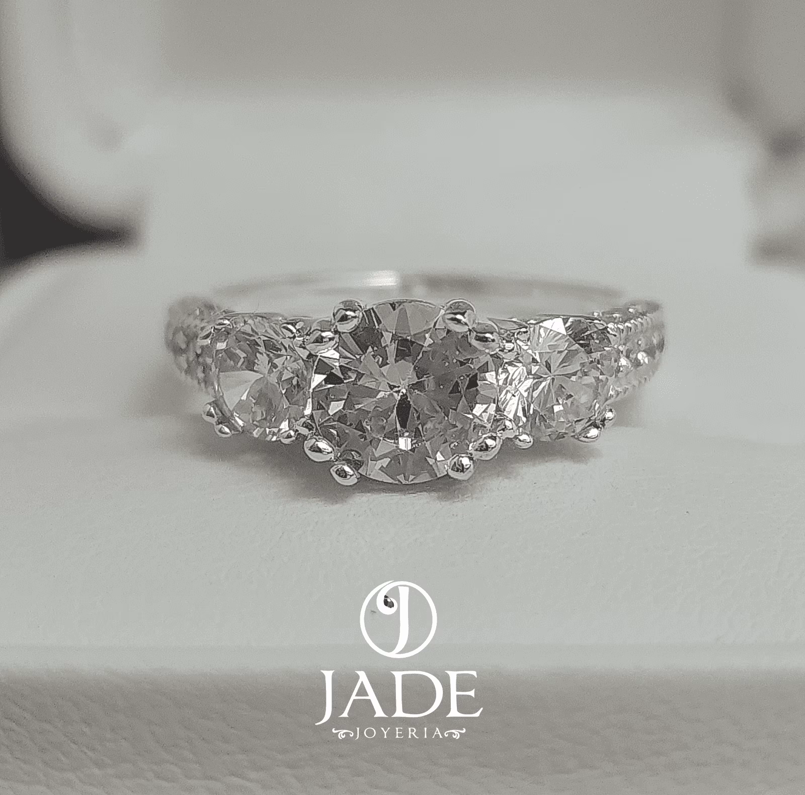 Anillo de compromiso Mariana en plata ley