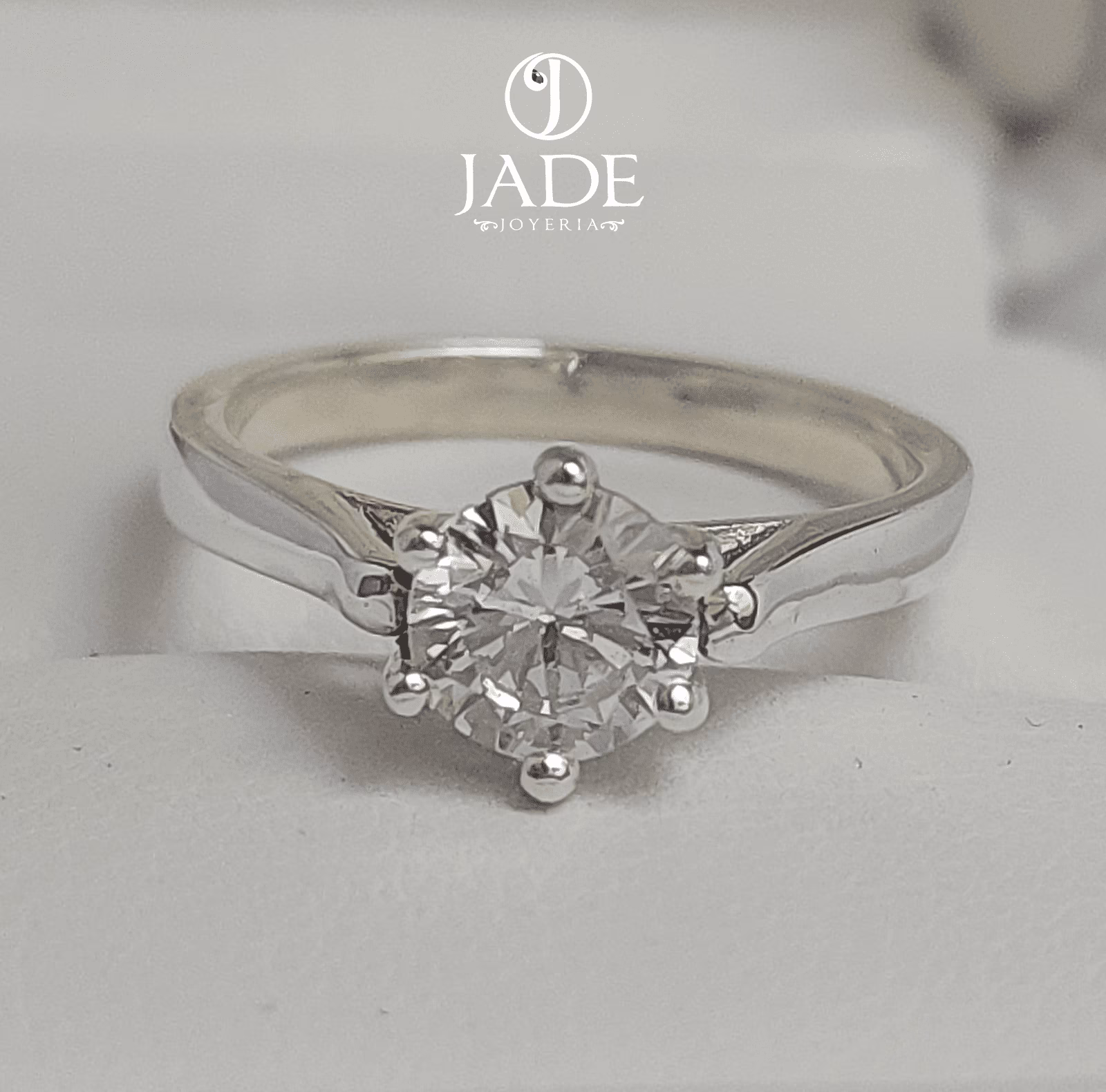 Anillo de compromiso Royal en plata ley