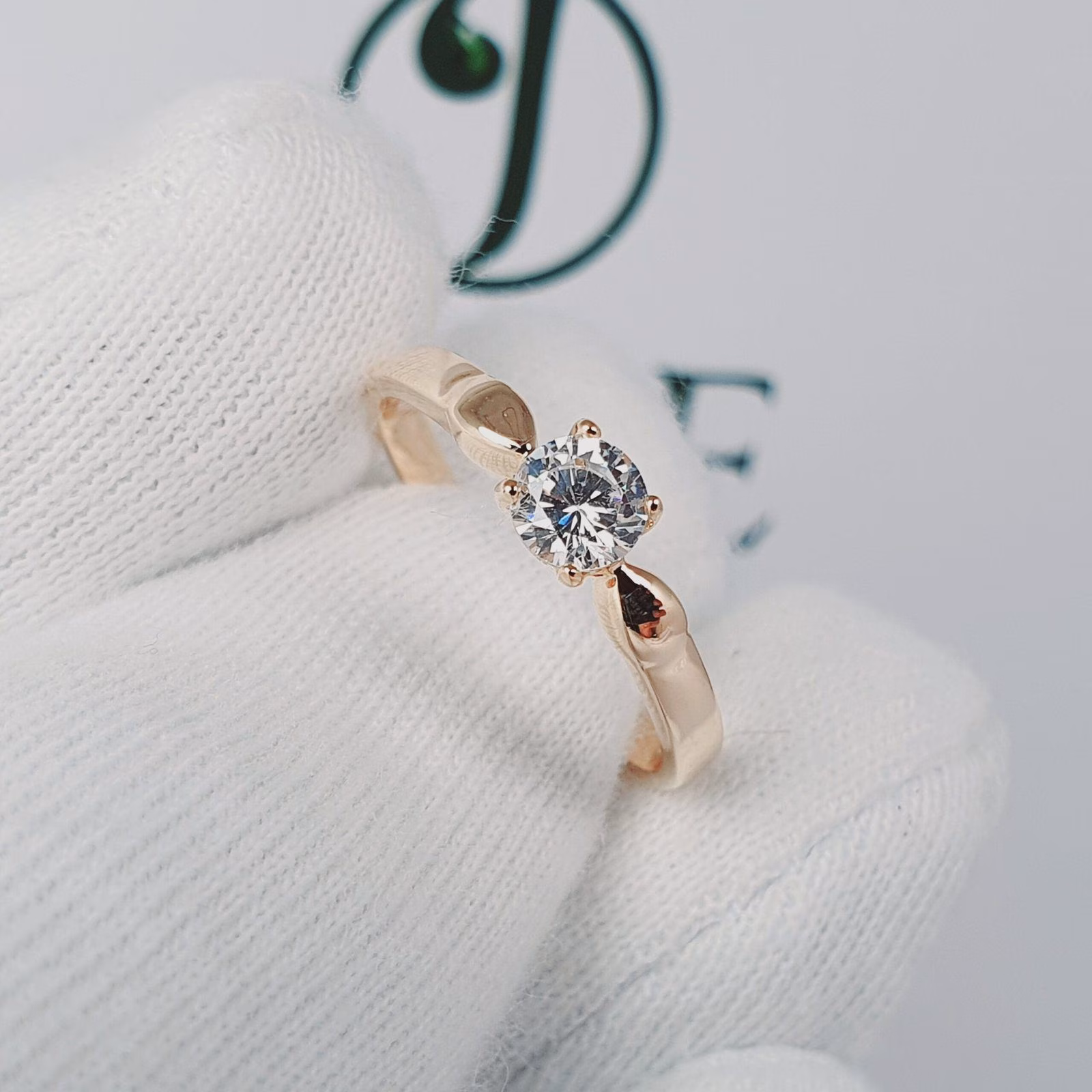 Anillo de compromiso solitario