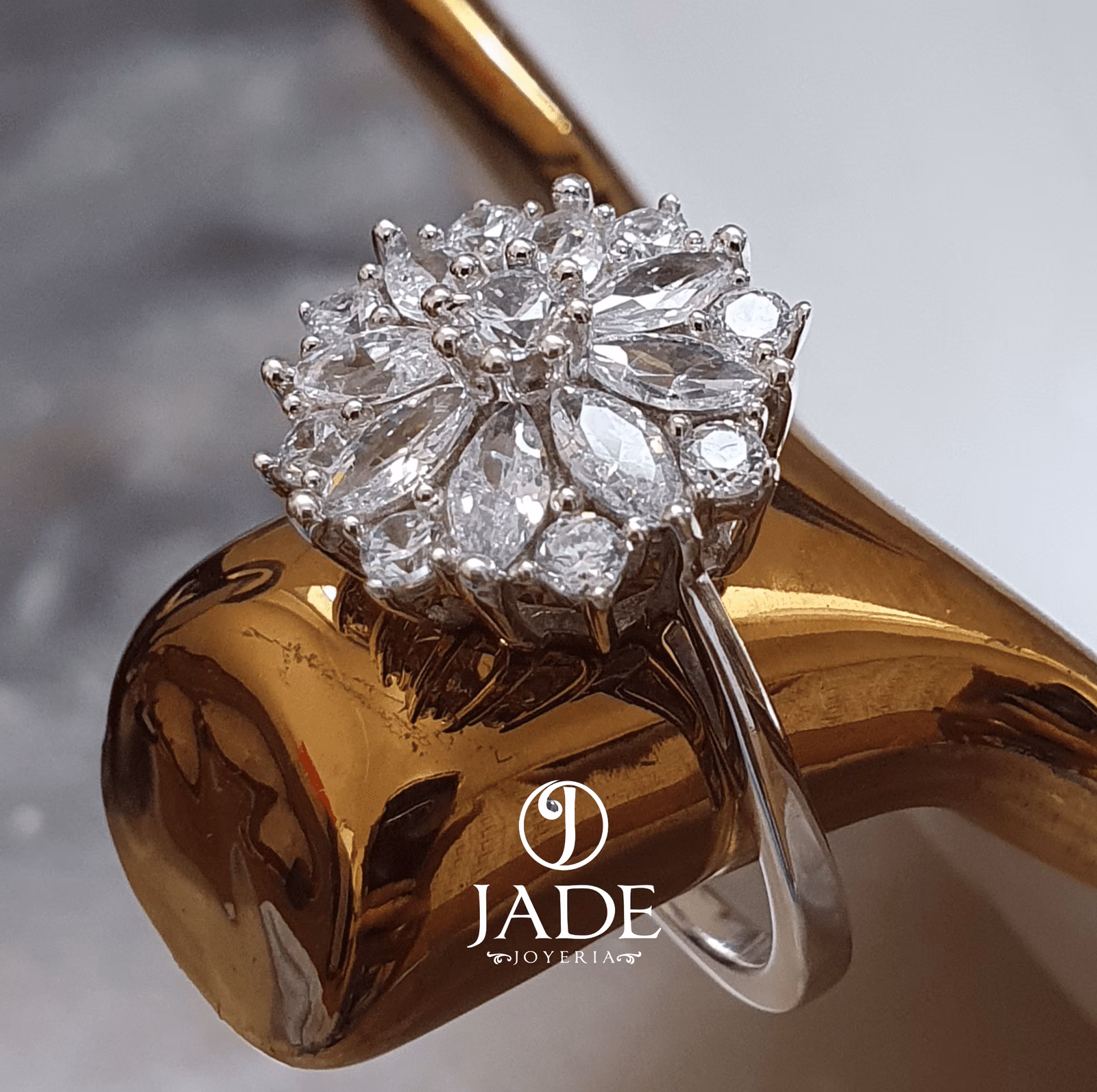 Anillo de Compromiso" Flor Preciosa "