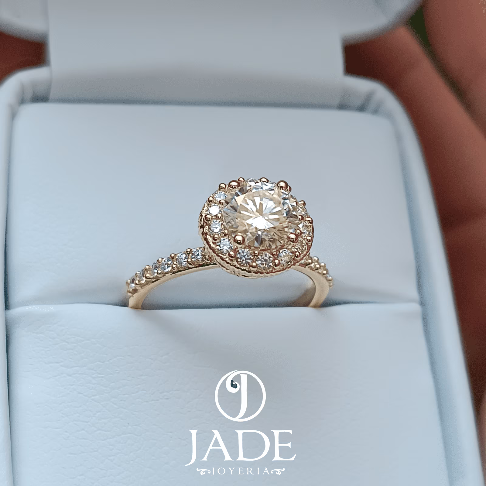 Anillo Frida de compromiso en oro 18k