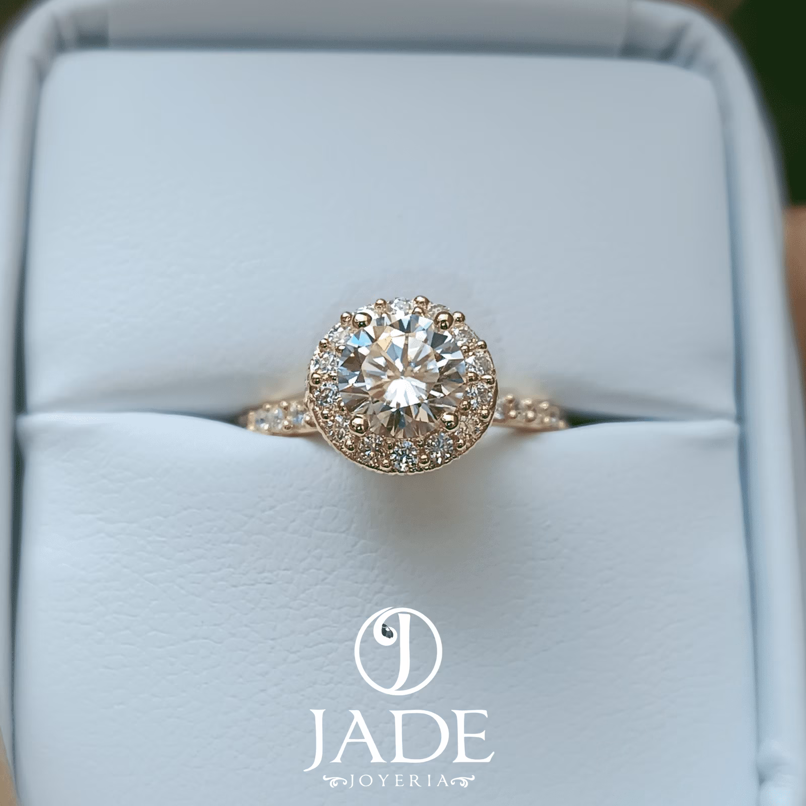 Anillo Frida de compromiso en oro 18k