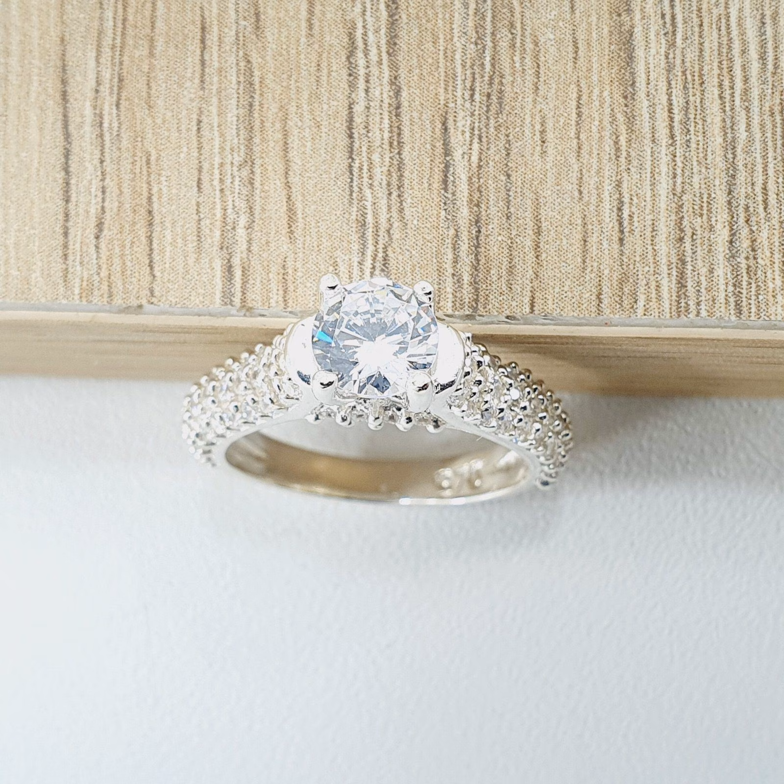 Anillo full piedras en plata con circones