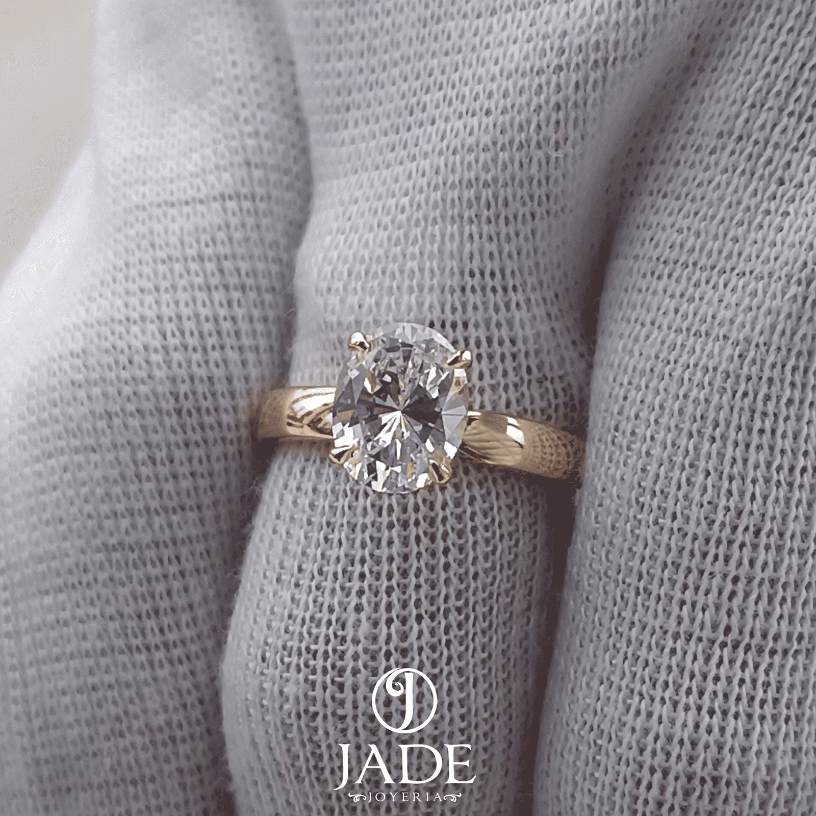 Anillo Gladys de compromiso en oro 18k