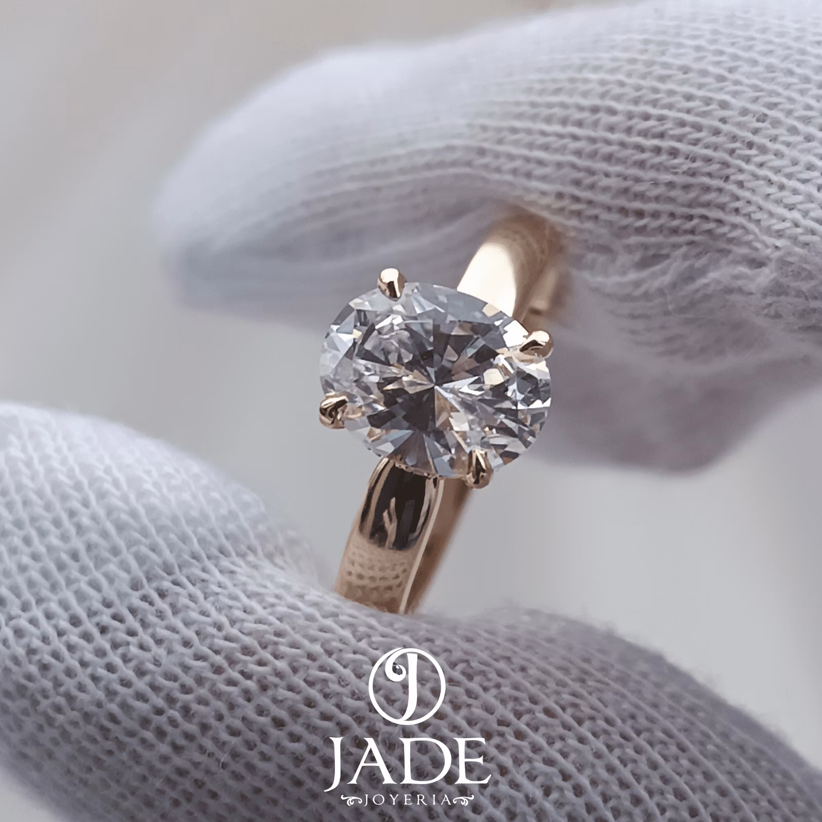 Anillo Gladys de compromiso en oro 18k