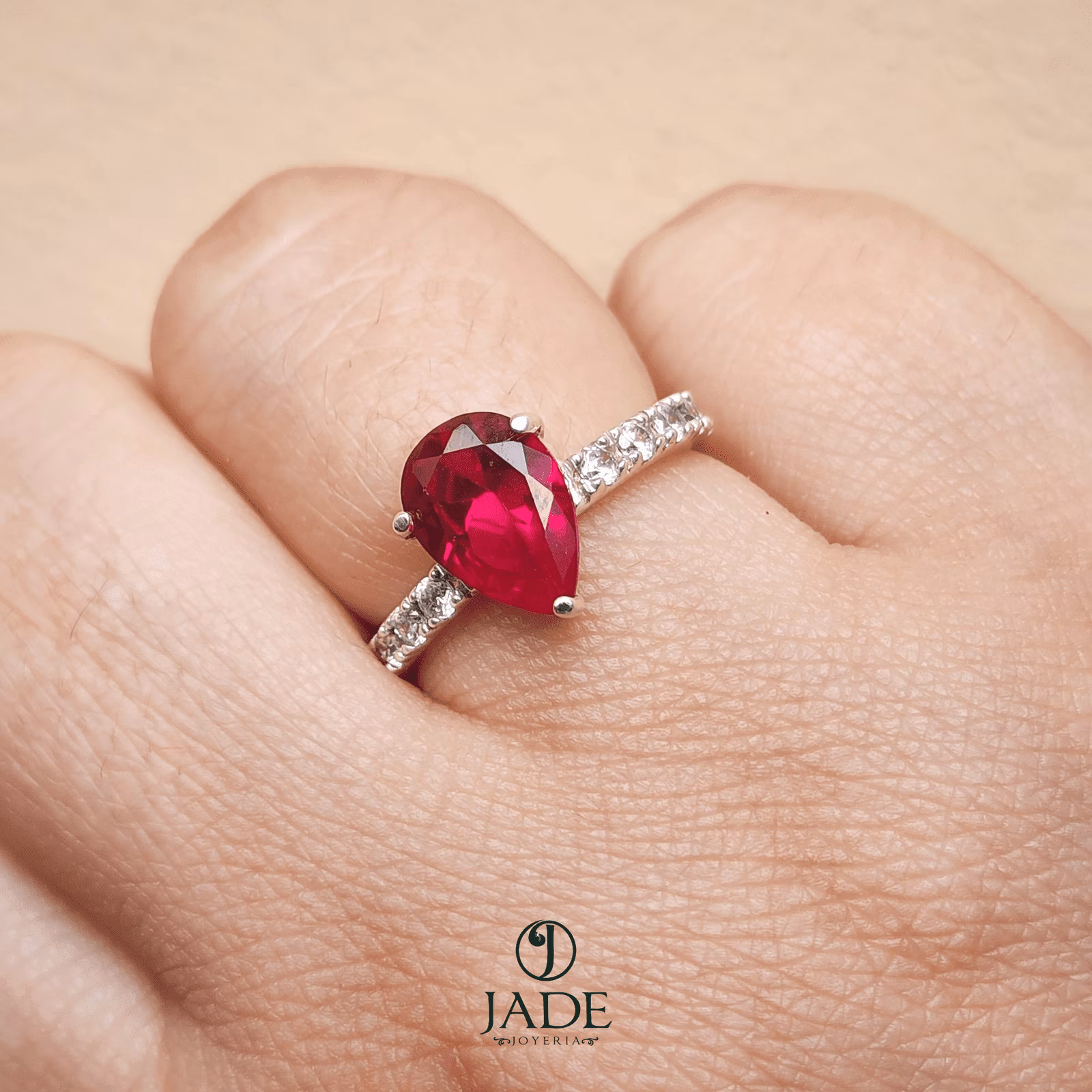 Anillo Gota de Pasión en plata fina