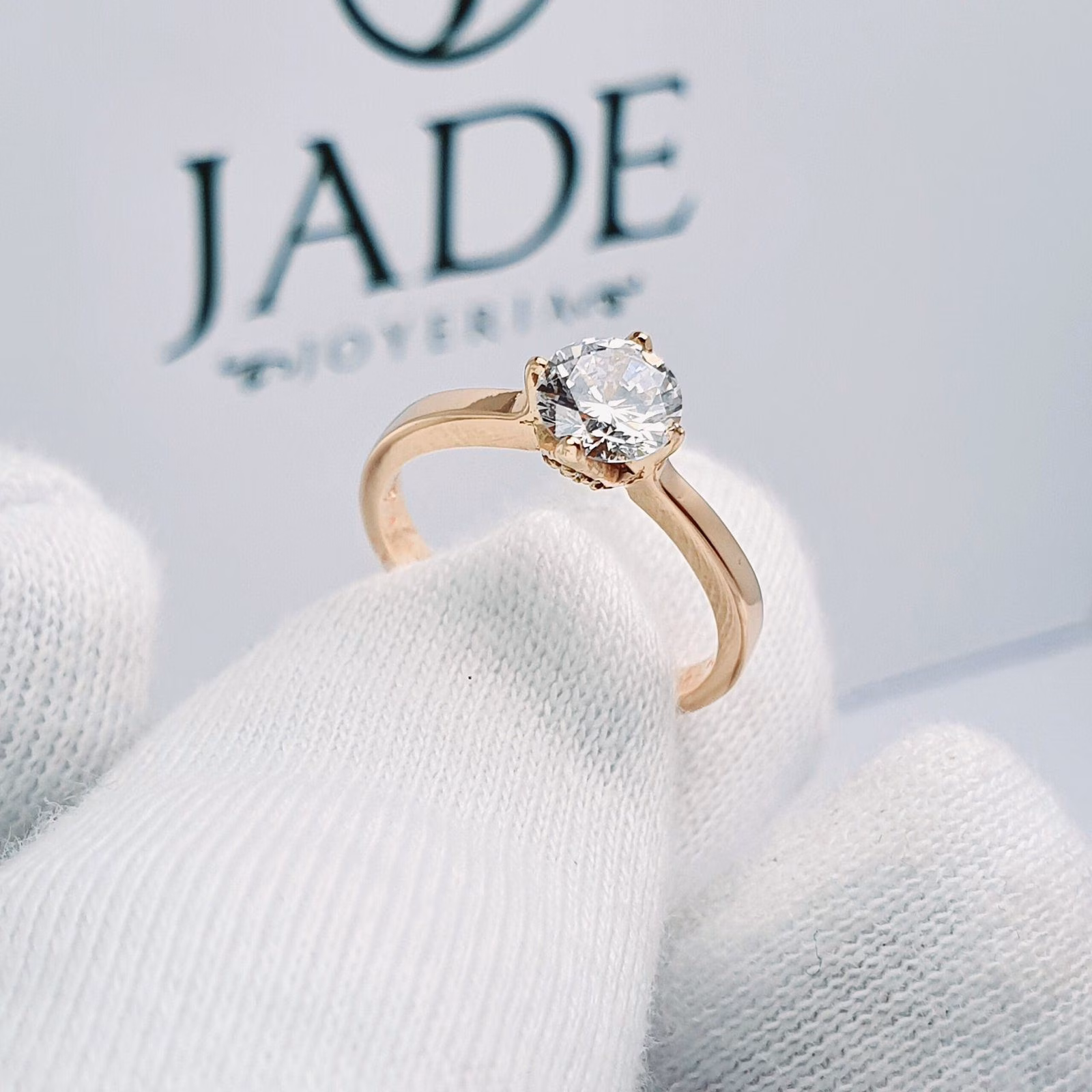 Anillo Isabella de Compromiso Solitario Oro 18k
