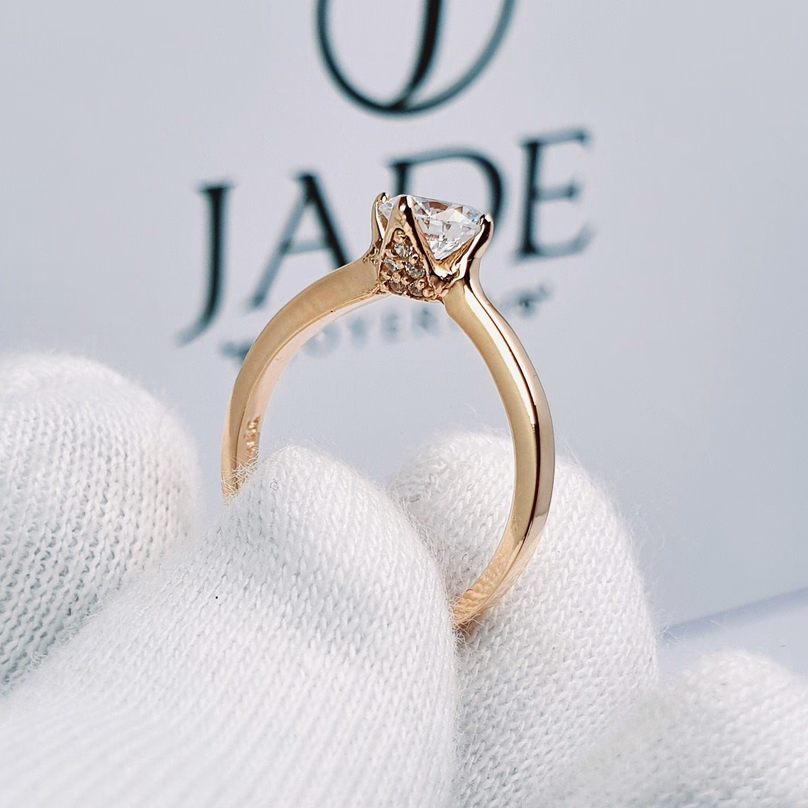 Anillo Isabella de Compromiso Solitario Oro 18k