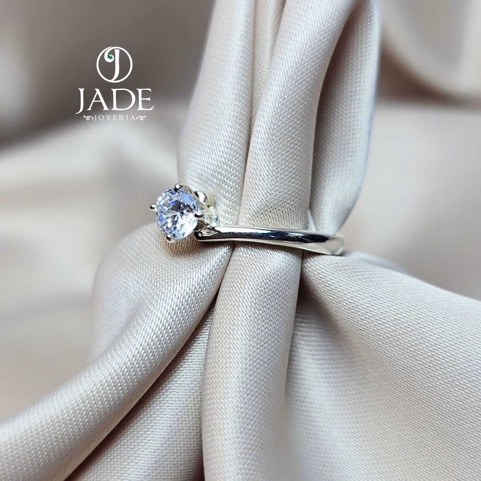 Anillo de Compromiso Plata " Ivette "