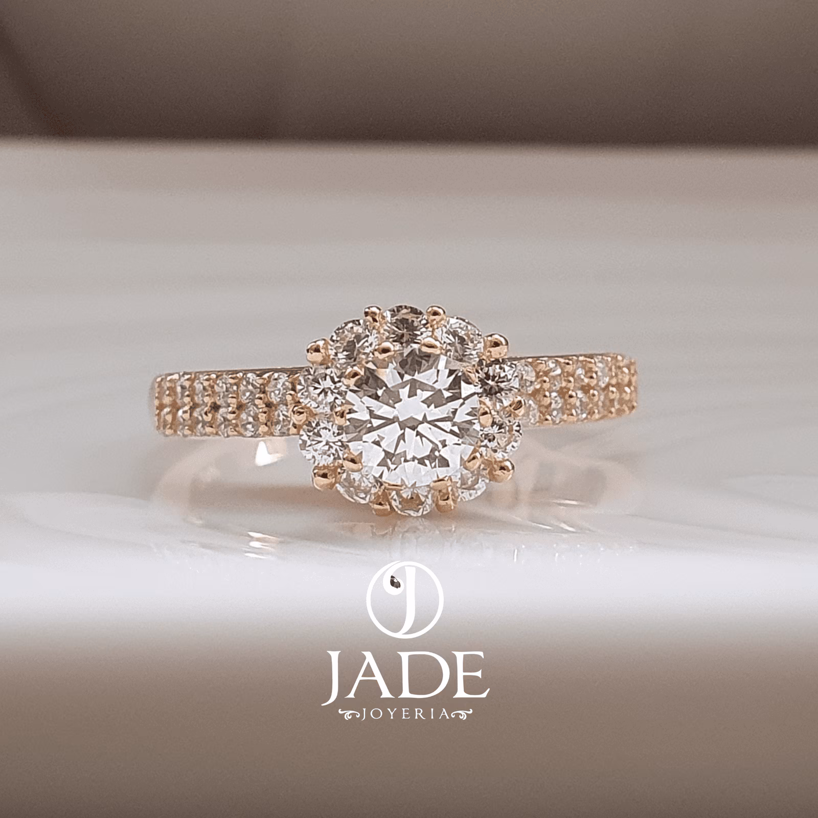 Anillo Melinda de compromiso en oro 18k