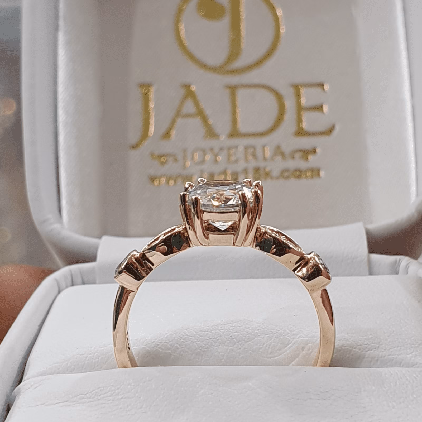 Anillo Mileska de compromiso en oro18k