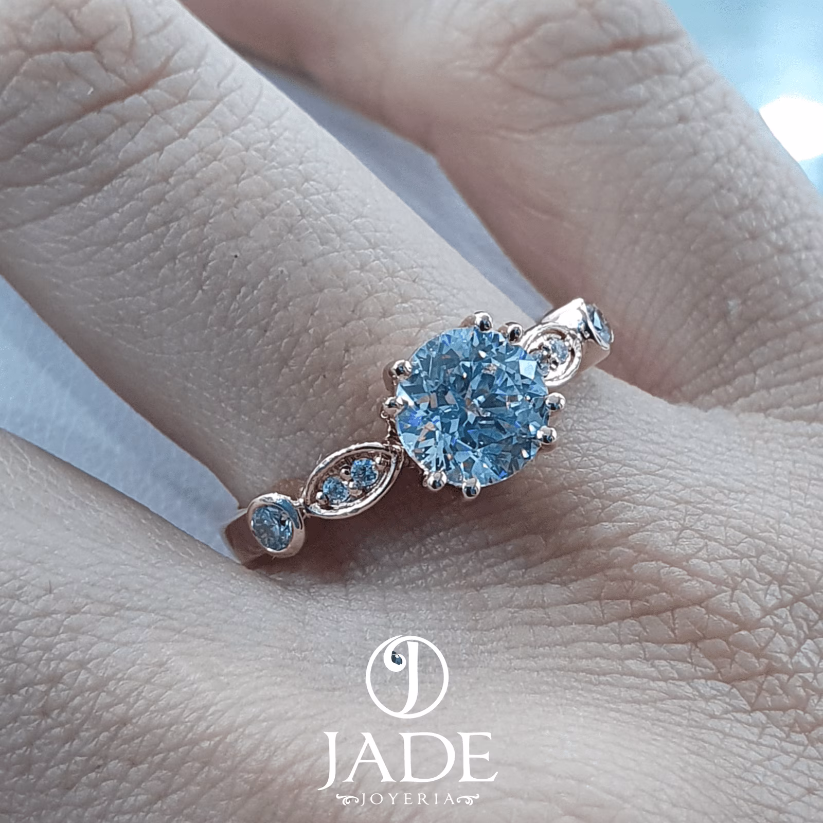 Anillo Mileska de compromiso en oro18k