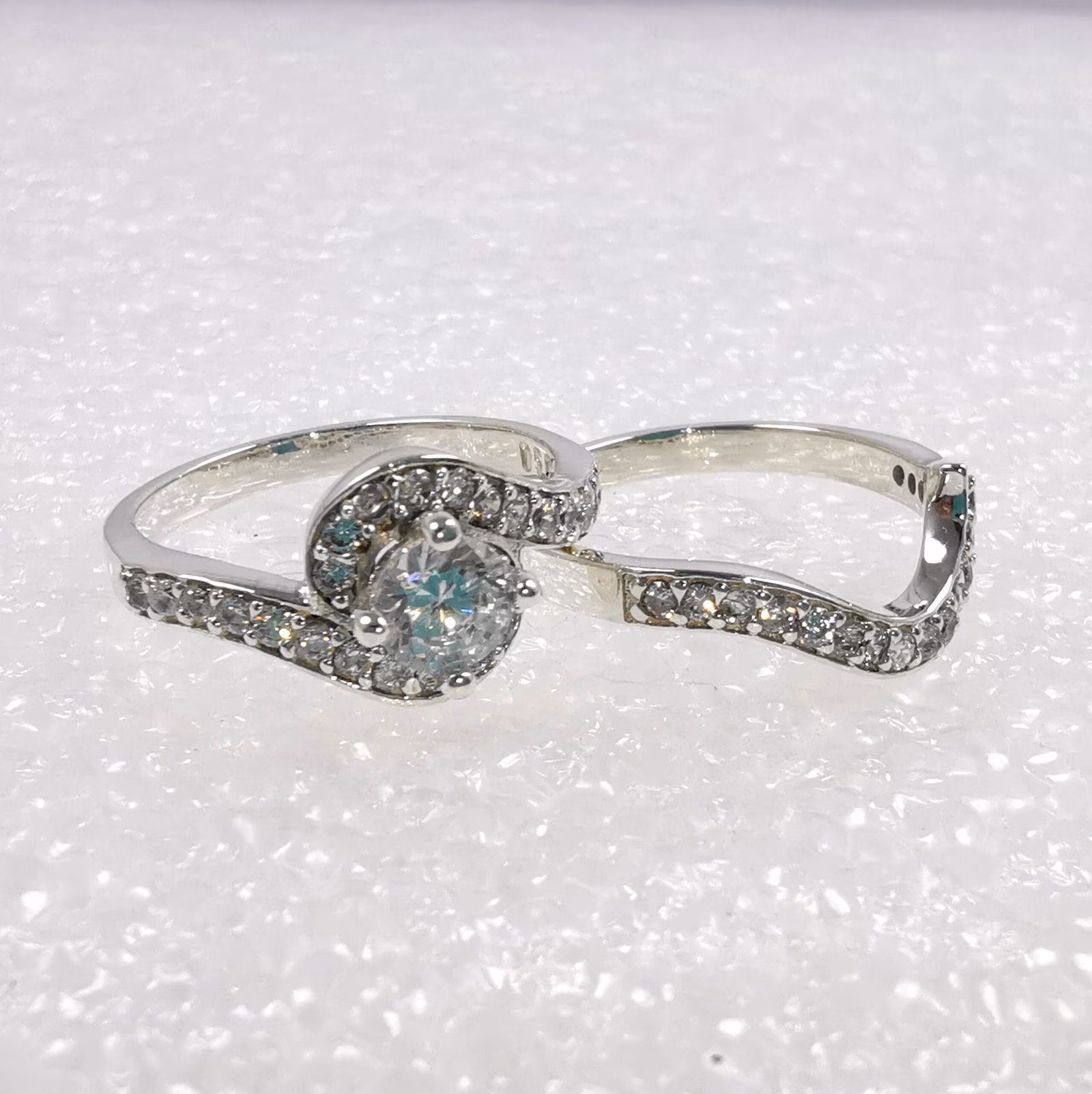 Anillo Mindy de Compromiso en Plata