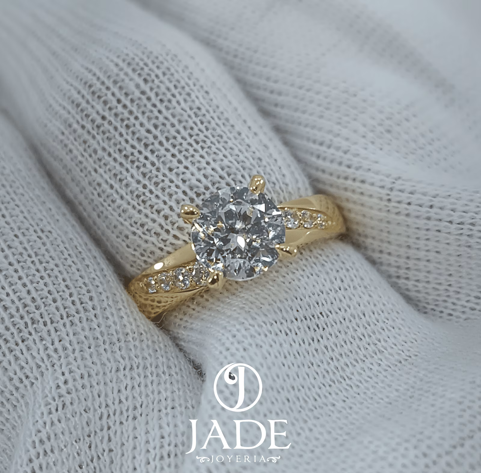 Anillo Nick de compromiso en oro 18k