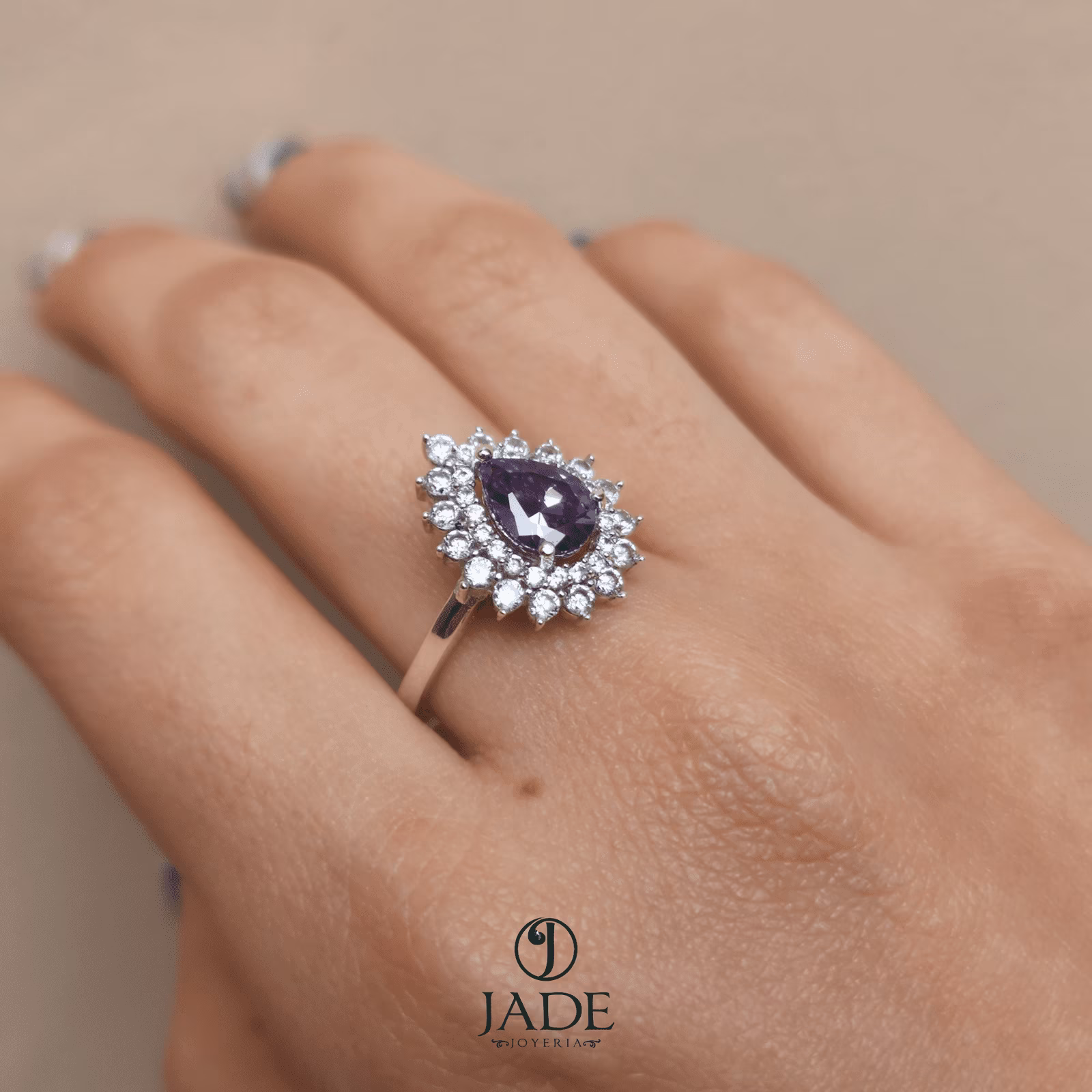 Anillo Nurbanu  en plata fina