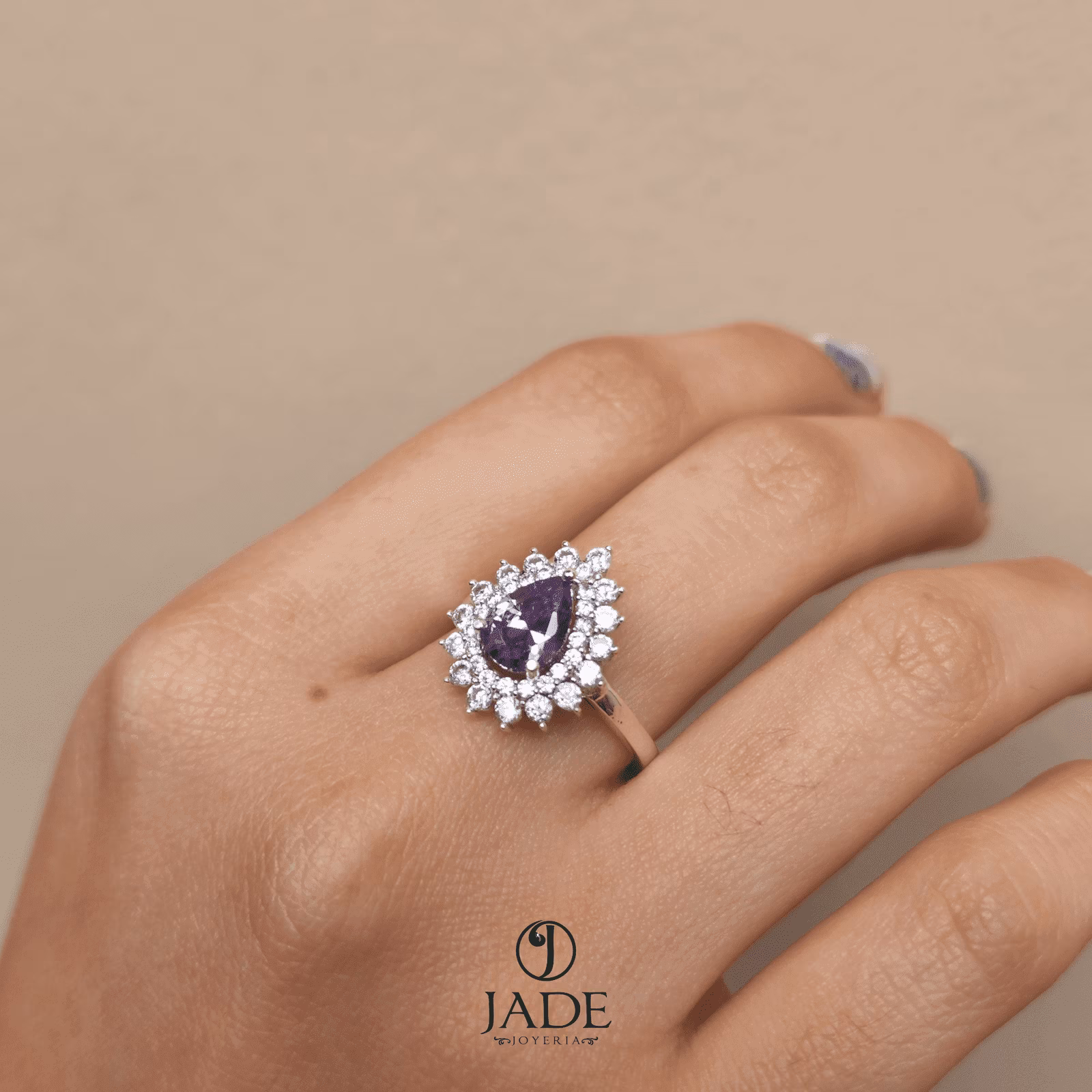 Anillo Nurbanu  en plata fina