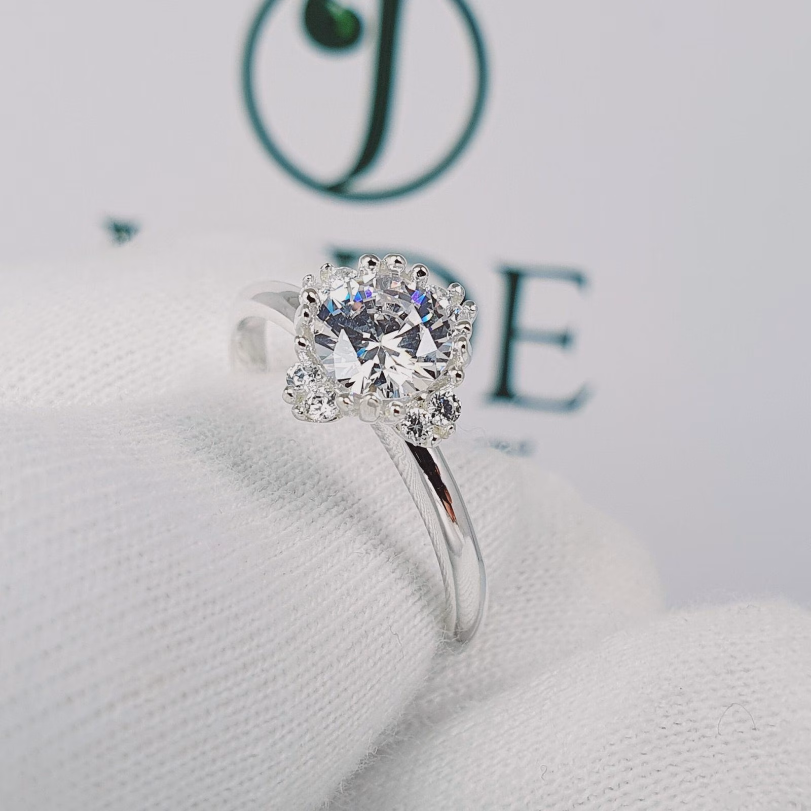 Anillo para dama tipo solitario en plata