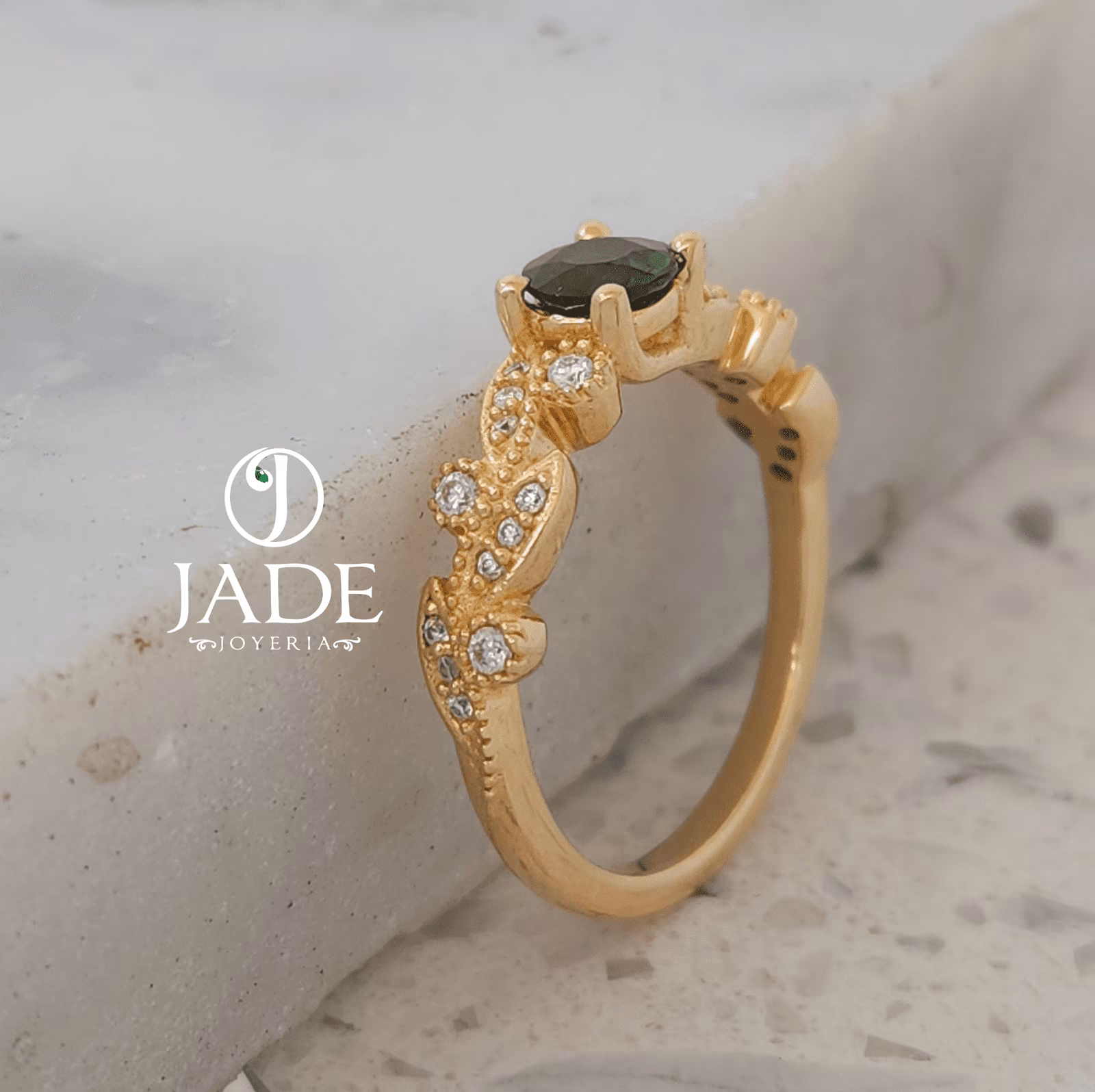 Anillo Paula de Compromiso Oro 18K Piedra Redonda Blanca