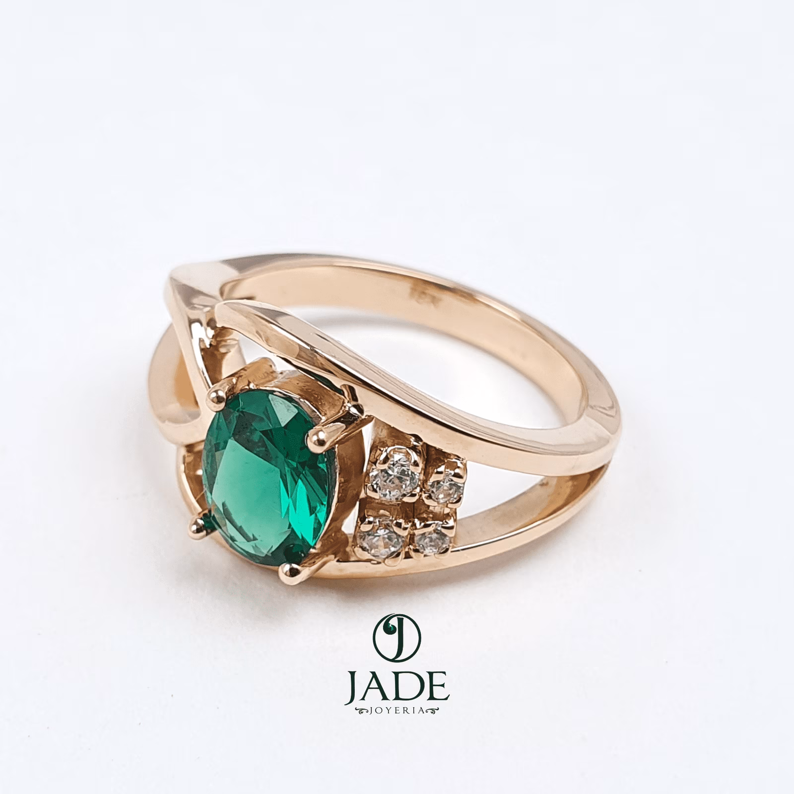 Anillo piedra verde en oro de 18k