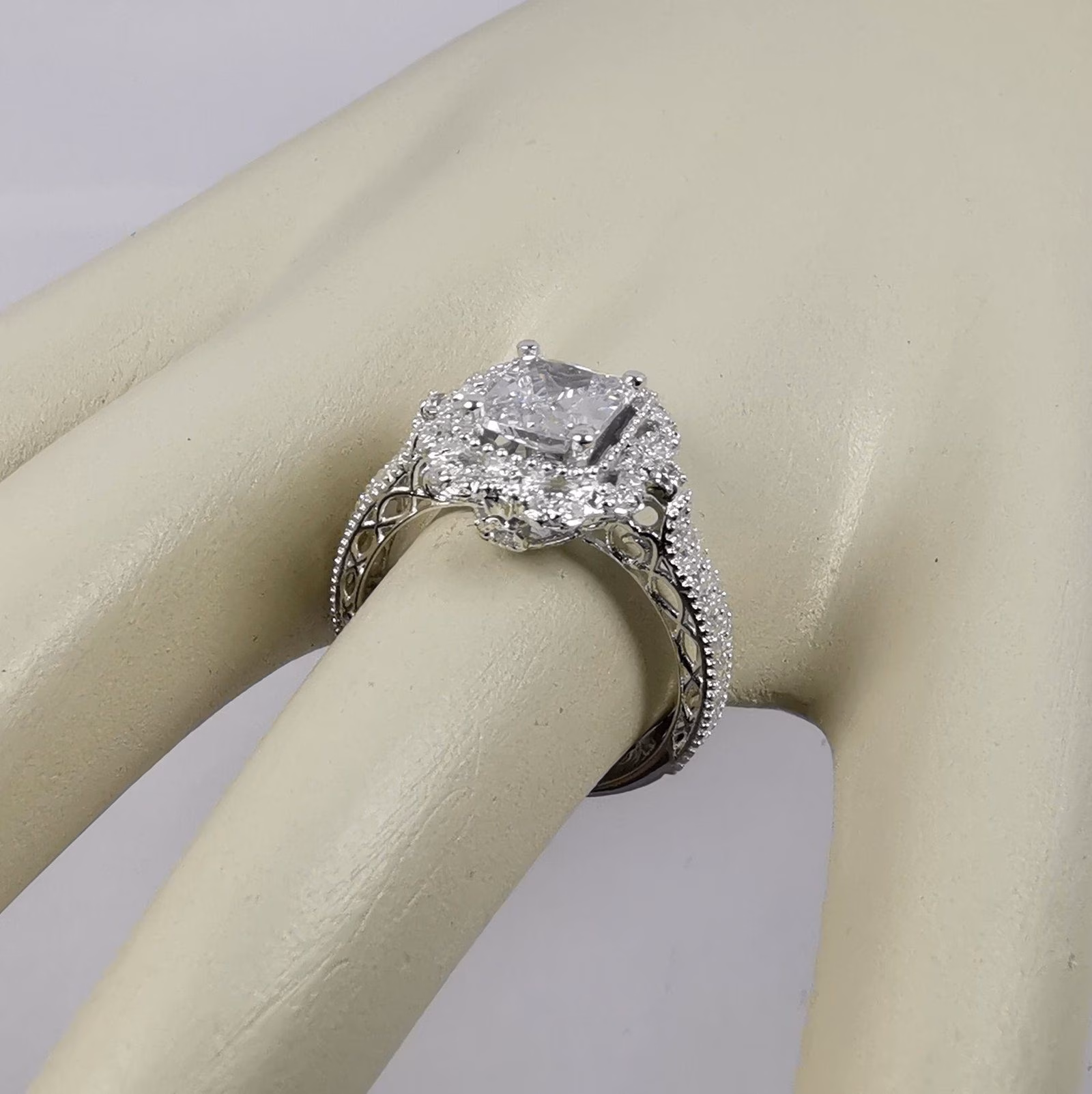 Anillo Yuliana Plata Ley