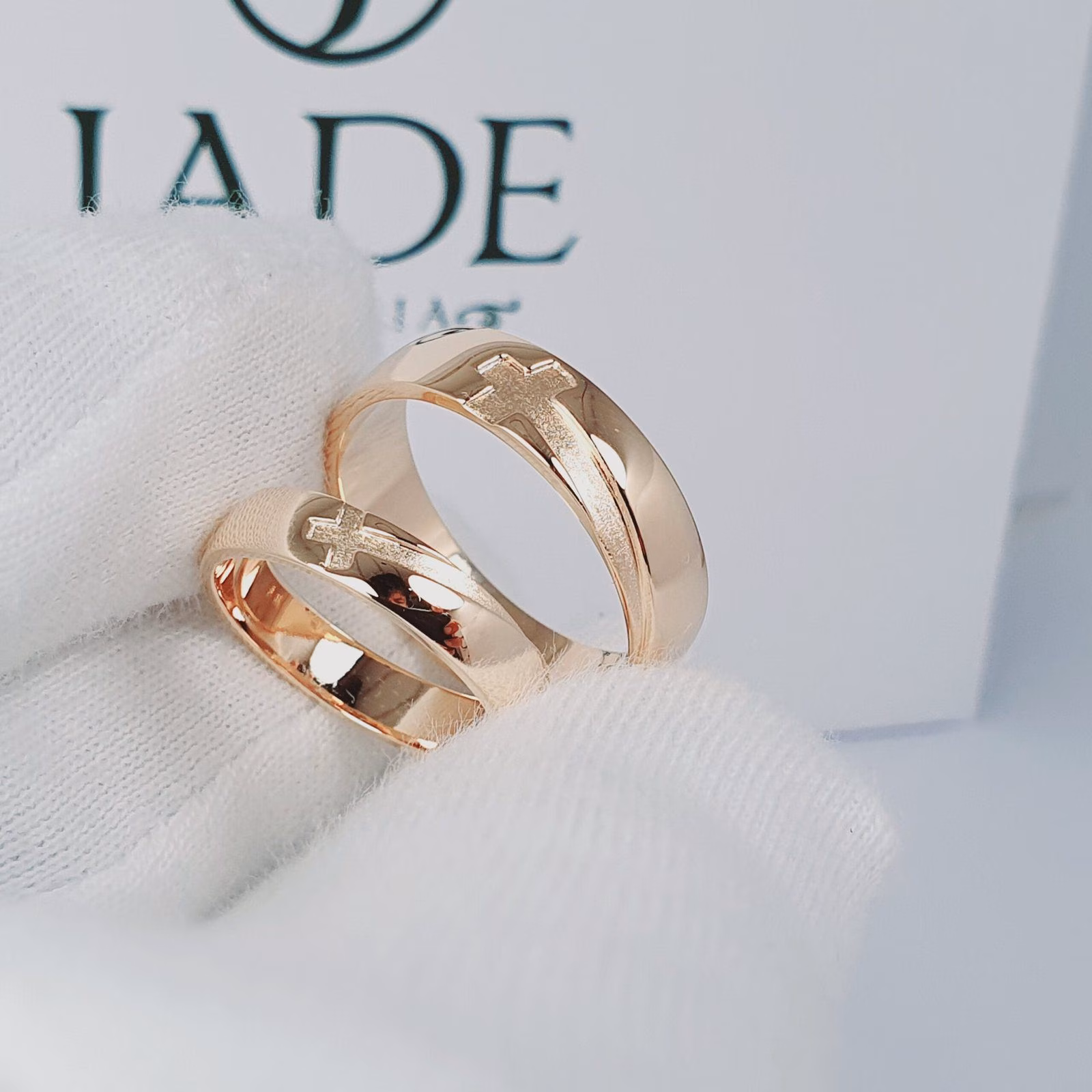 Aros de boda con Cruz 18k