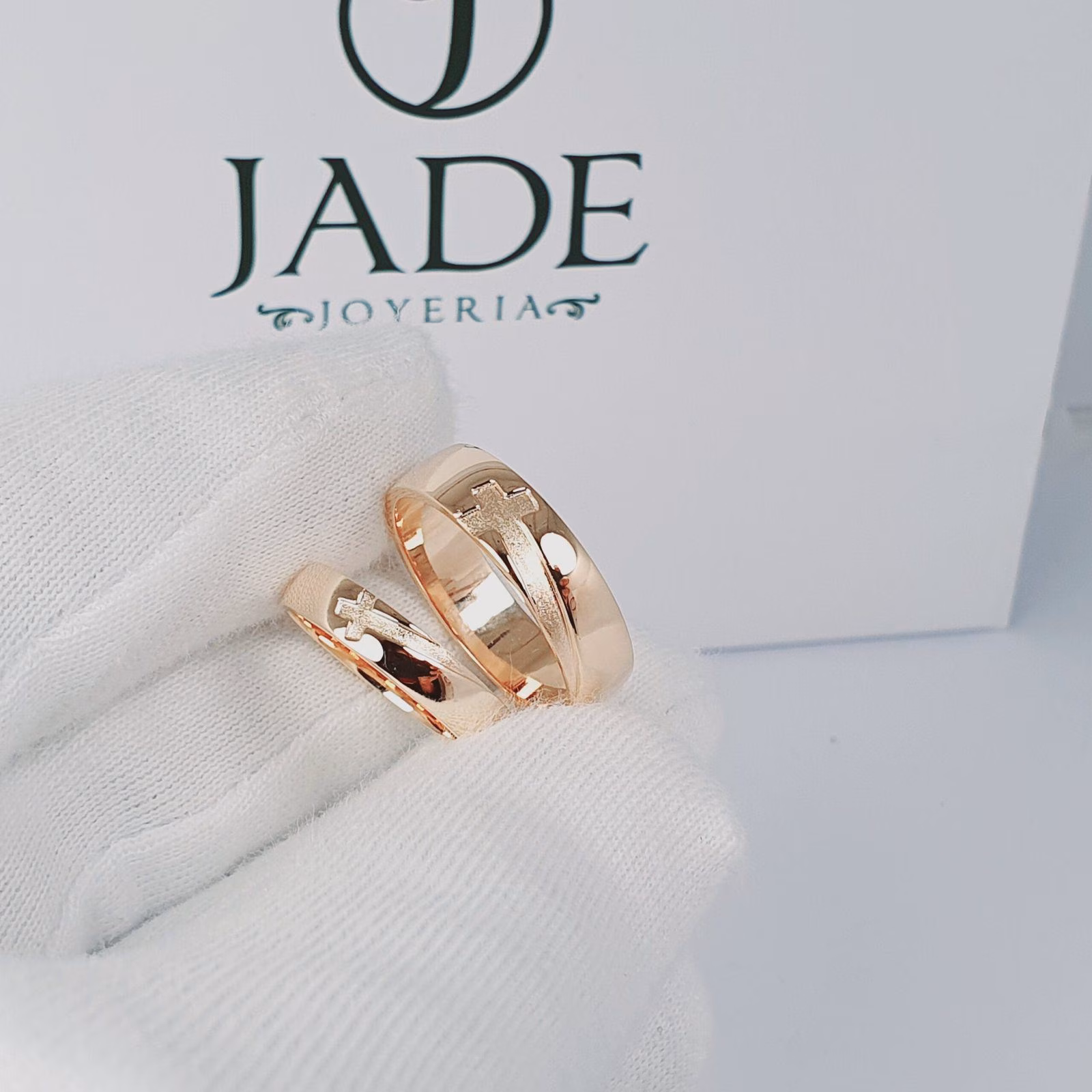 Aros de boda con Cruz 18k